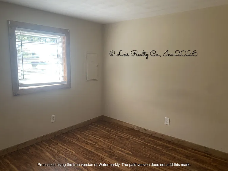 321 Smith St — Photo 9