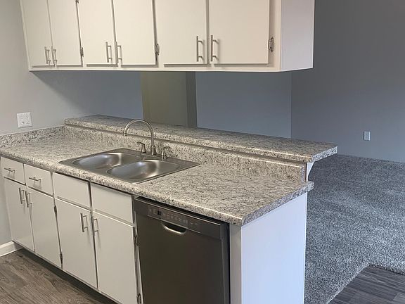4th image of 450 W Cool Dr APT 105