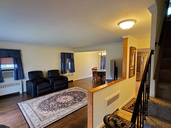 4th image of 2627 1st Ave