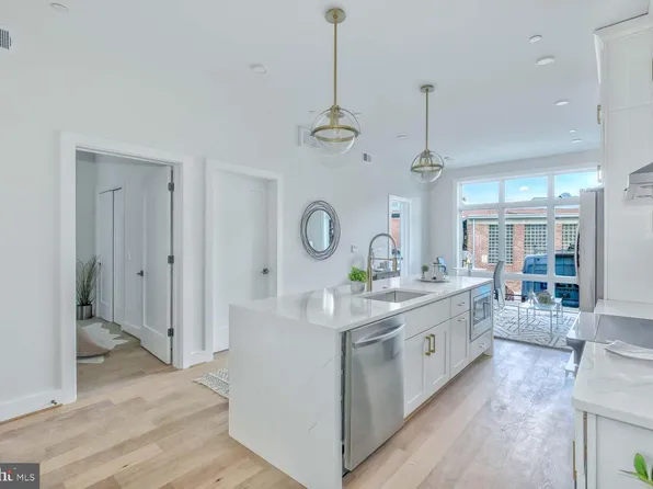 4347 Harrison St NW APT 3, Washington, DC 20015