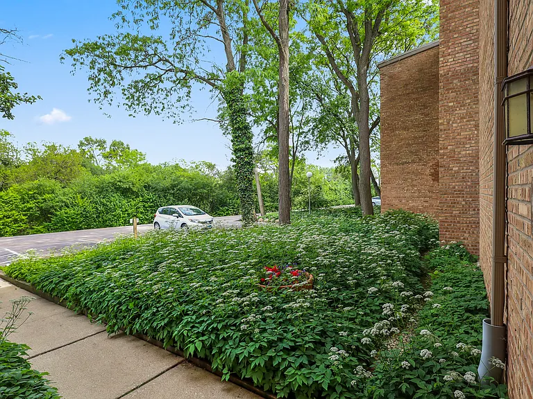 6018 E Lake Dr #1C — Photo 2