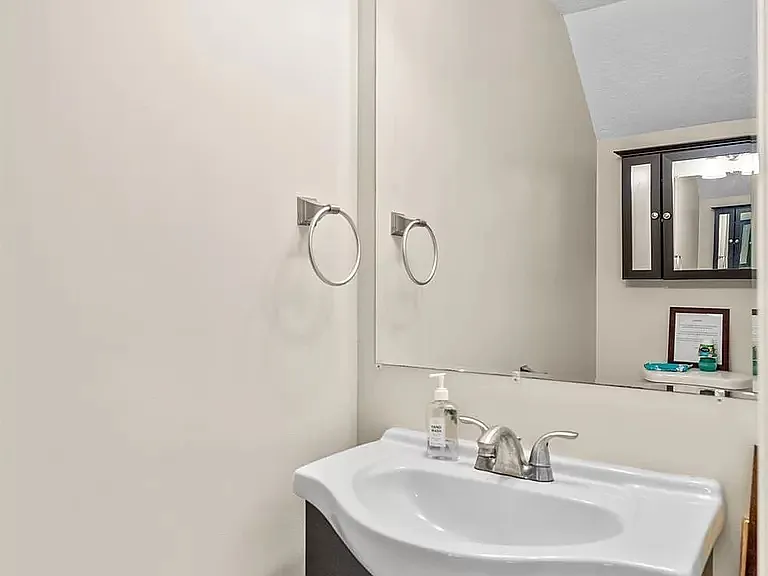 127 Birdseye View Dr #B — Photo 9