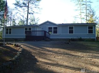 1057 Stavis Bay Dr, Seabeck, WA 98380