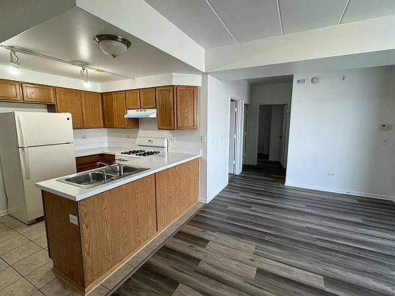 3rd image of 2734 S Wentworth Ave APT 417