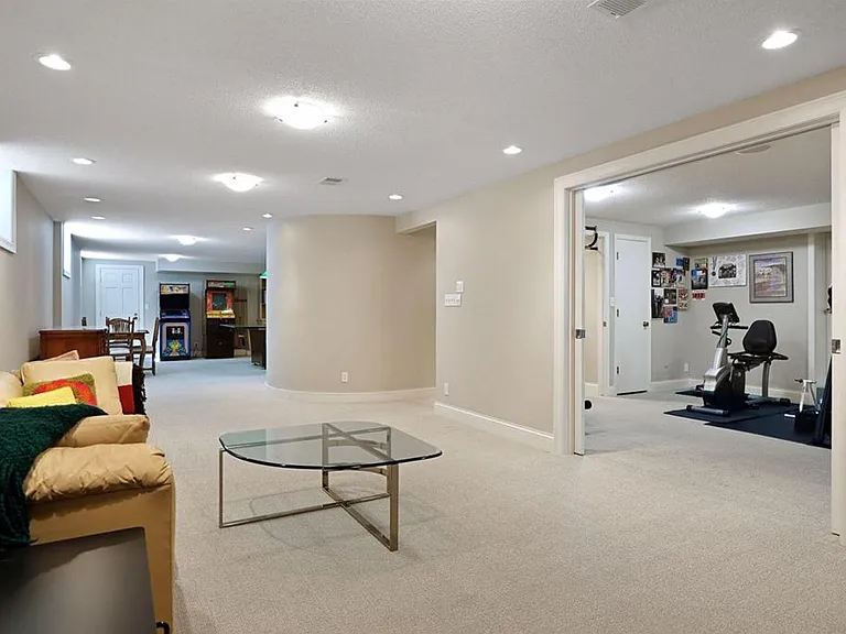 2624 Princeton Ave — Photo 8