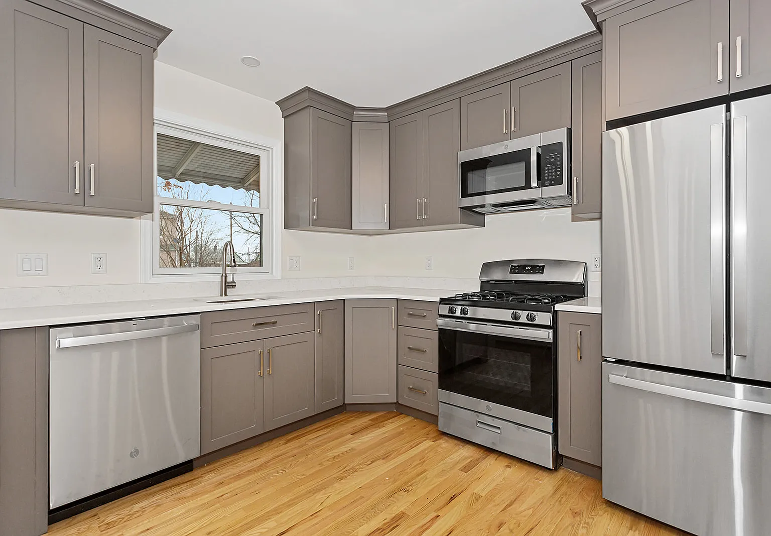 2 bed, $2,800 — Photo 4