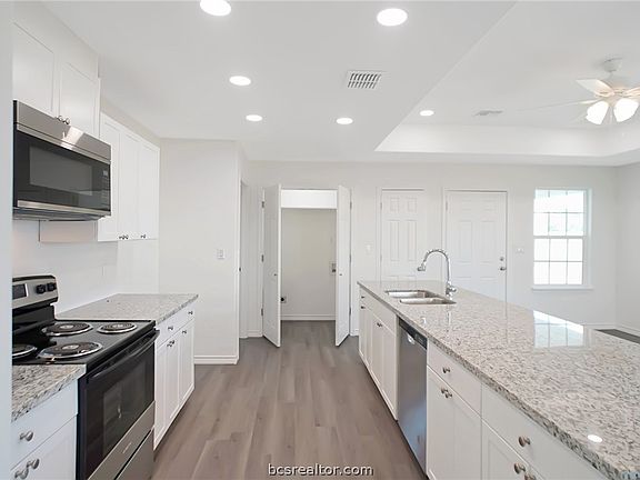 4th image of 7413 Catalina Hill Ct