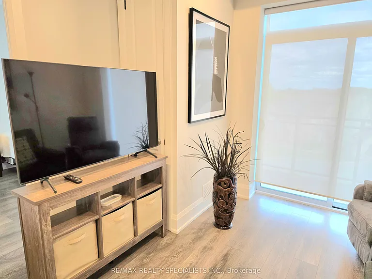 4040 Upper Middle Rd #401 — Photo 7