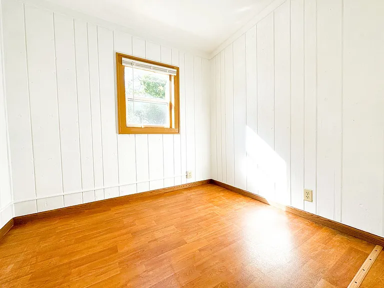 2718 Commercial Ave — Photo 8