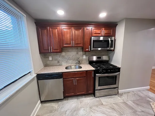Pictures of actual apartment - 65 Arcadia Rd
