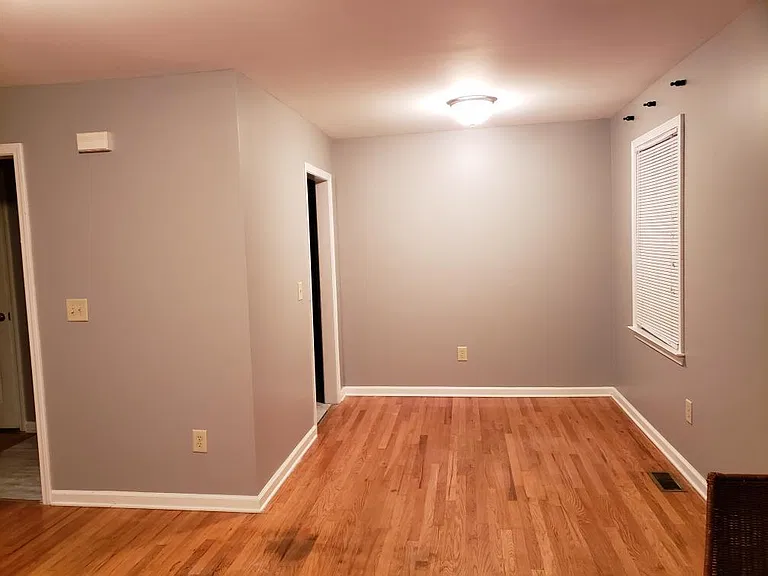 1135 Arlington Pkwy NE — Photo 4