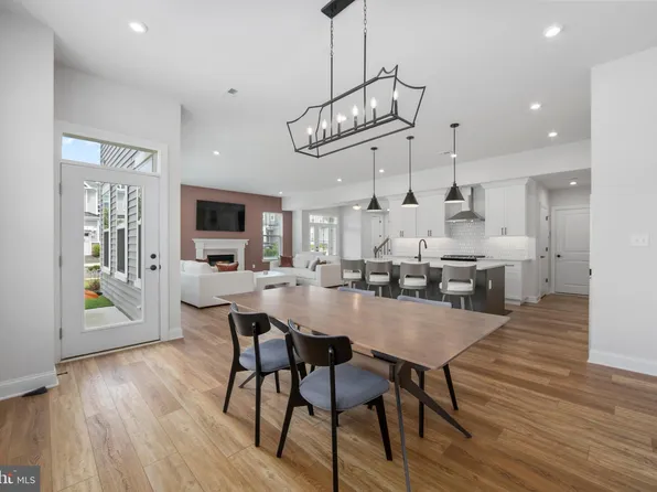 12 Baldwin Ct, Medford, NJ 08055