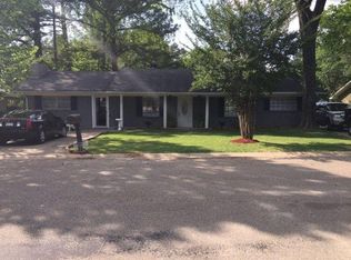 206 Starlight Dr, Vicksburg, MS 39180
