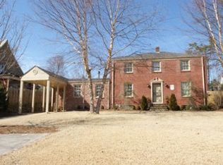 2212 Shades Crest Rd, Vestavia Hills, AL 35216