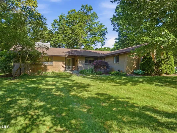 1005 Oak Park Dr, Toledo, OH 43617