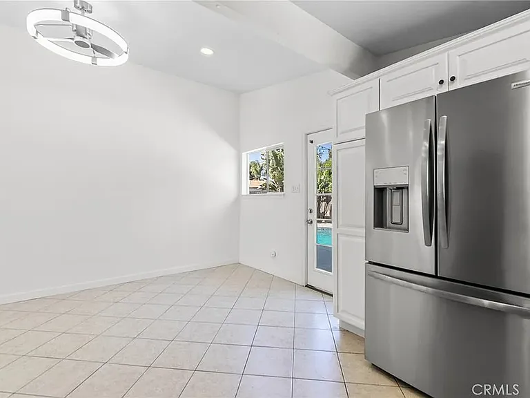 1027 N Greer Ave — Photo 12