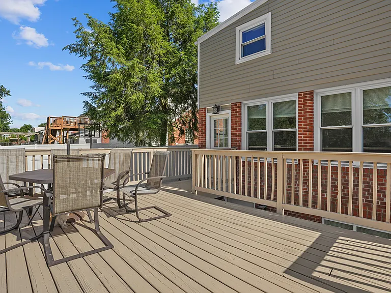310 Maryland Ave — Photo 43