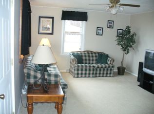 15726 N Centerville Rd, Edelstein, IL 61526