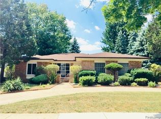 3589 Wakefield Dr, Troy, MI 48083