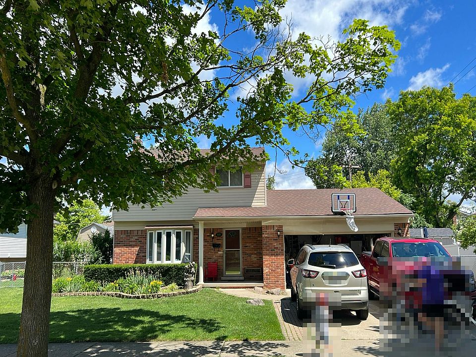 1st image of 35470 Oakdale St