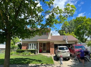 35470 Oakdale St, Livonia, MI 48154