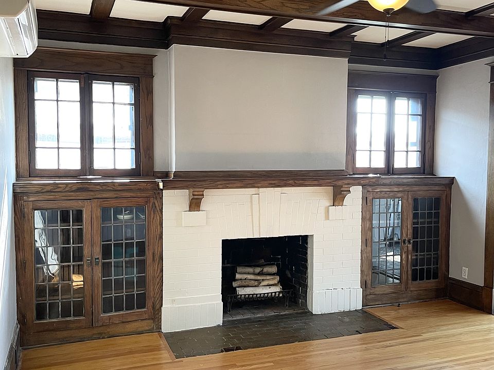 1st image of 833 Grand Ave APT 3