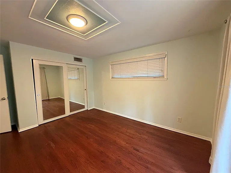 701 SW 28th St — Photo 9