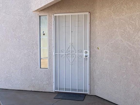 5th image of 1601 Country Club Way