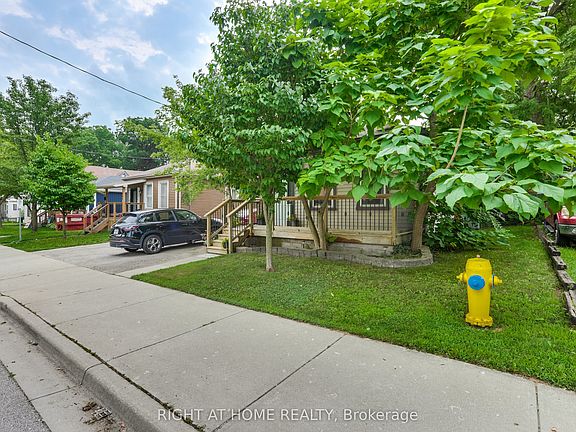 4th image of 1053 Frances St