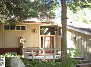 6180 Crystal Bend Dr, GLEN ARBOR, MI 49636
