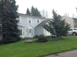 19460 Scenic Harbour Dr, Northville, MI