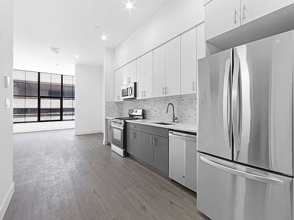 4th image of 47-33 5th St #3G