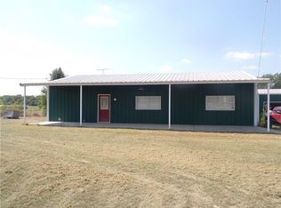 77 Diamond Rd, Whitewright, TX 75491