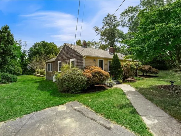 730 Congdon Hill Rd, Saunderstown, RI 02874