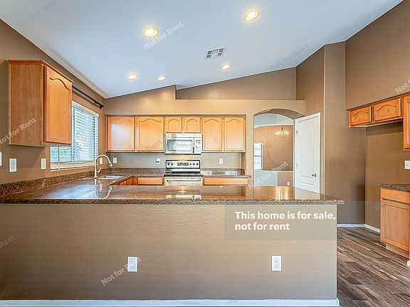 4th image of 1460 E Holiday Dr