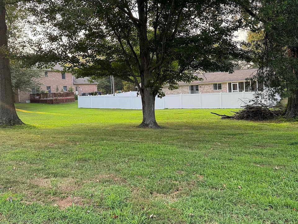 2nd image of 7011 Shamrock Cir