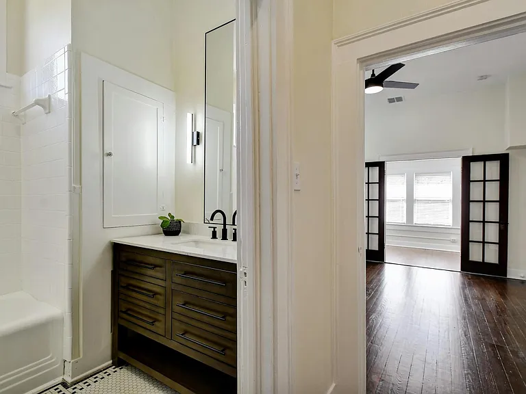 423 W Woodlawn Ave #2 — Photo 7