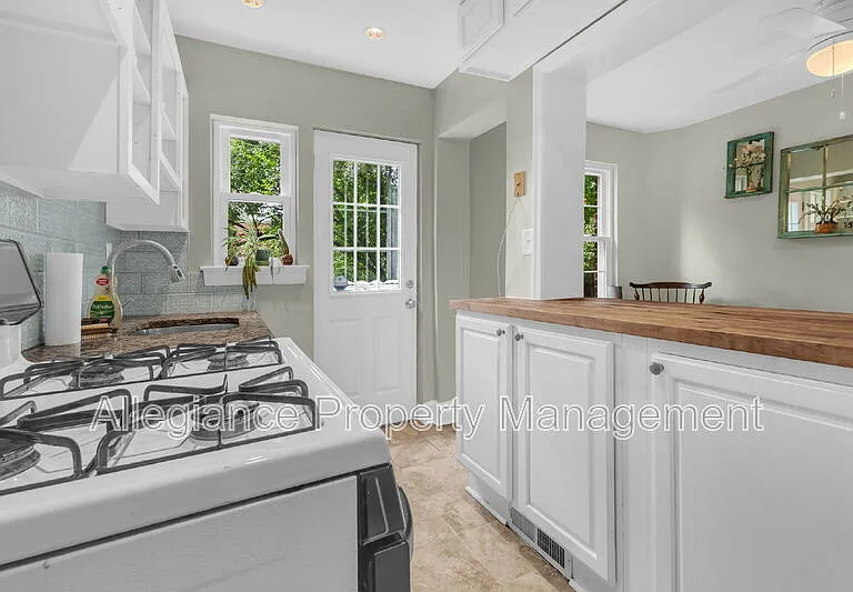 525 E Alexandria Ave — Photo 15