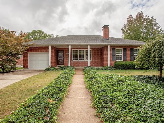 2nd image of 5942 Bishops Pl