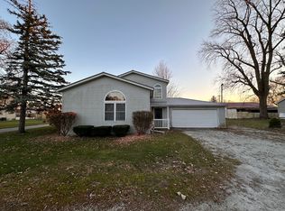 190 E State St, Saint Anne, IL 60964