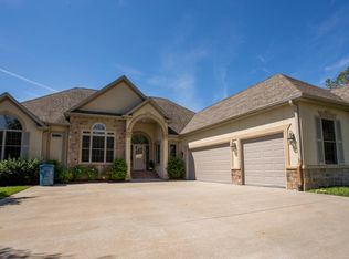 112 Fox Hollow Rd, Branson West, MO 65737