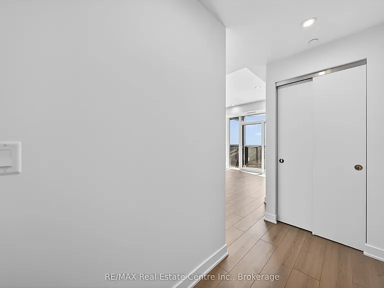25 Wellington St S #3103 — Photo 7