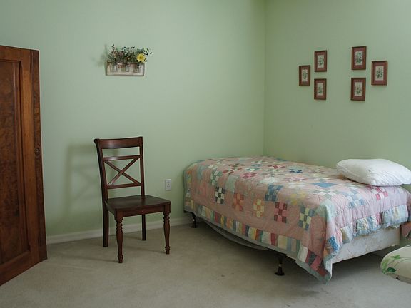 5th image of 39908 Bayview Dr