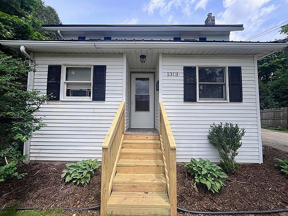 2nd image of 1313 Locust St