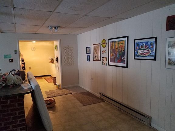 3rd image of 321 W Main St #11003260