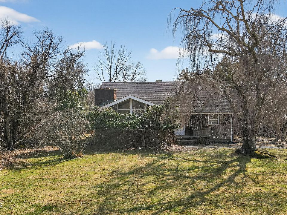 1st image of 450 Burlington Road