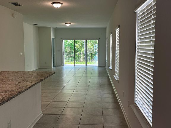 4th image of 254 Wineberry Ln