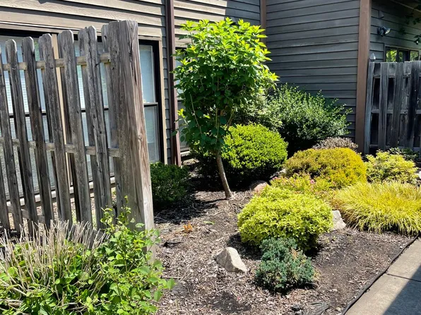 165 Hidden Hollow Ct, Edison, NJ 08820