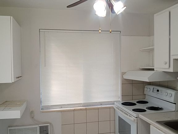 5th image of 1120 N 14th Ave #8