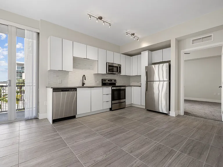New Avery Pointe East — Photo 35